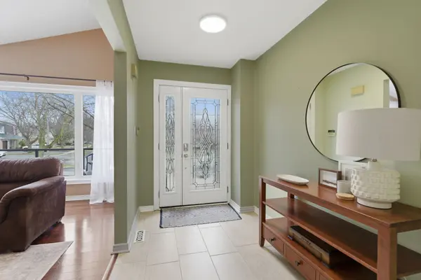 1886 Malden CRES, Pickering, ON L1V 3G4