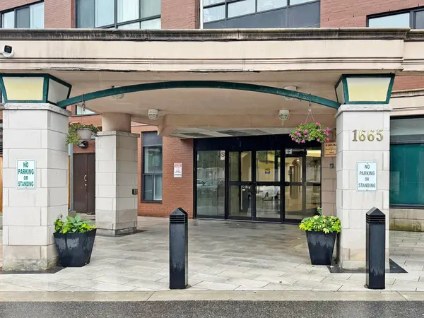 1665 Victoria Park AVE #802, Toronto E04, ON M1R 5E5