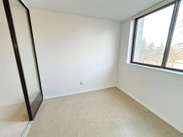 25 Bamburgh CIR #330, Toronto E05, ON M1W 3W2