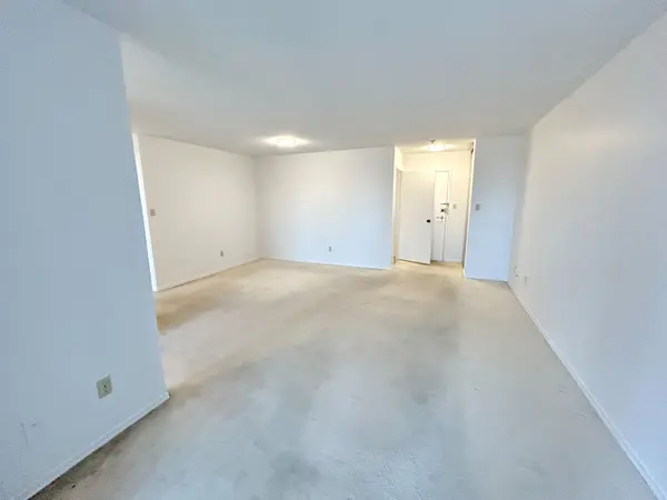 25 Bamburgh CIR #330, Toronto E05, ON M1W 3W2