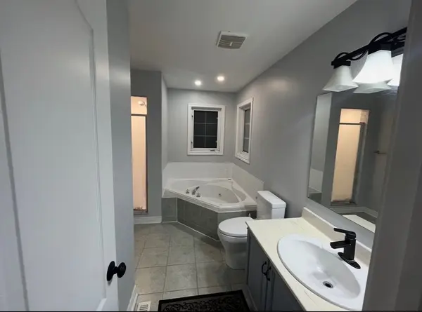 97 Chartway BLVD, Toronto E10, ON M1C 5H2