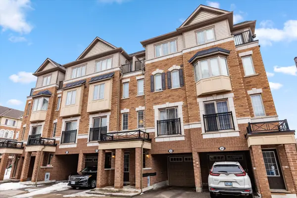33 Glenstal PATH, Oshawa, ON L1L 0L2