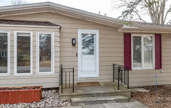 50 Juno CRES, Georgina, ON L0E 1R0