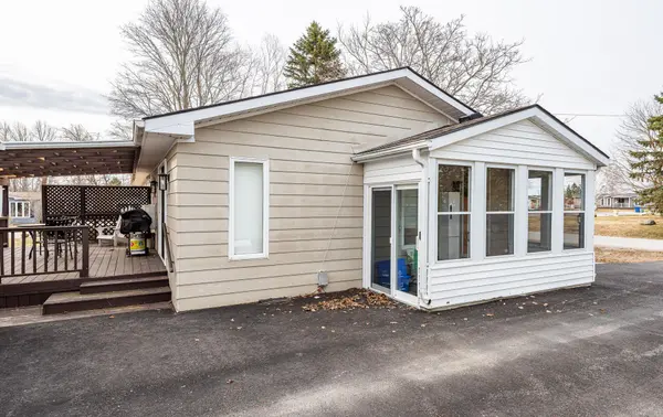 50 Juno CRES, Georgina, ON L0E 1R0