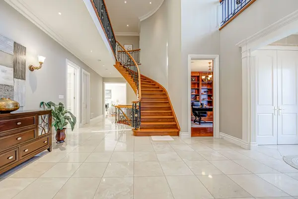 87 Arnold AVE, Vaughan, ON L4J 1B6