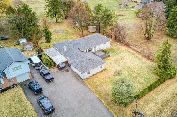 1369 Ravenshoe RD, East Gwillimbury, ON L0G 1R0