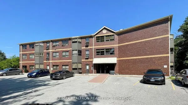 166 Olive ST #210, East Gwillimbury, ON L9N 1M9