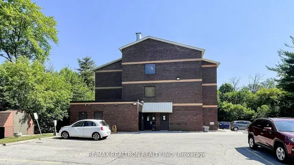 166 Olive ST #210, East Gwillimbury, ON L9N 1M9