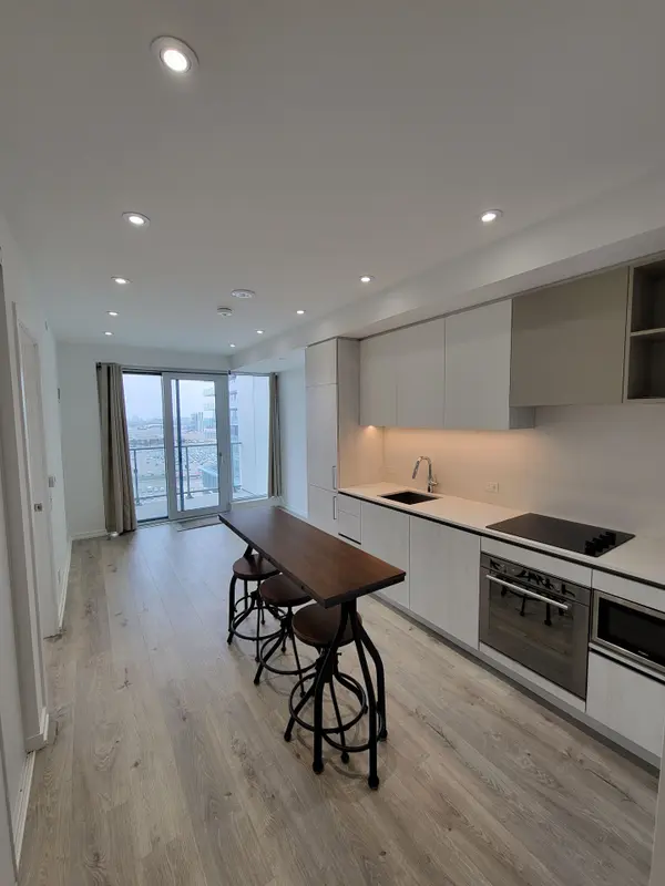 1000 Portage Pkwy #1007, Vaughan, ON L4K 0L1