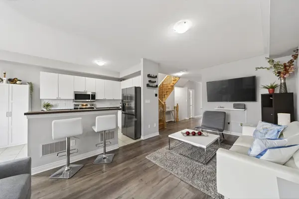 37 Greenwood DR, Essa, ON L3W 0N5