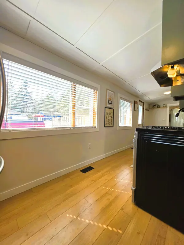 2224 Lakeshore RD E, Oro-medonte, ON L0L 1T0