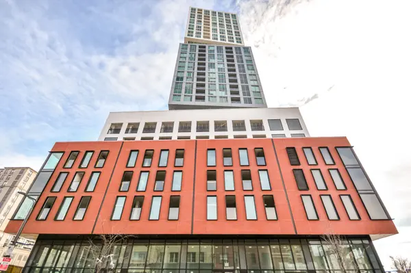 39 Mary ST #2502, Barrie, ON L4N 1S9