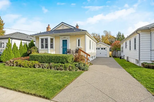 571 Clark AVE, Burlington, ON L7S 1N9