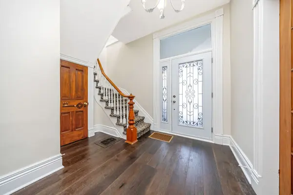 6 Queen ST, Halton Hills, ON L7G 2E4