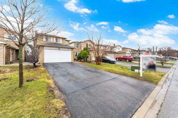 32 Dafoe CRES, Brampton, ON L6Y 2L2