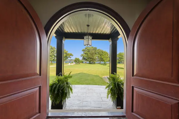 12679 Niagara Pkwy, Niagara Falls, ON L2E 6S6