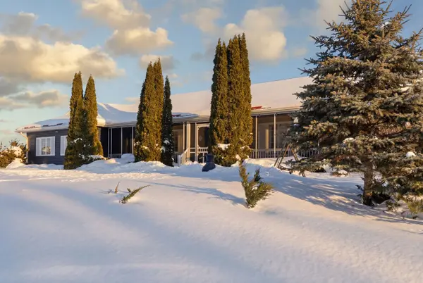 2 Joanne CRES, Minto, ON N0G 2L0