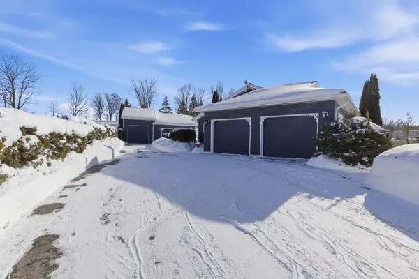 2 Joanne CRES, Minto, ON N0G 2L0