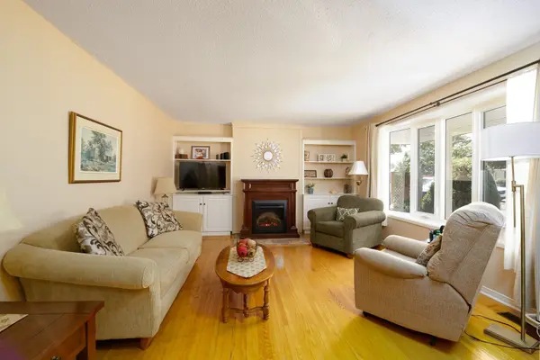 31 Lexington CRES, Belleville, ON K8P 4L2