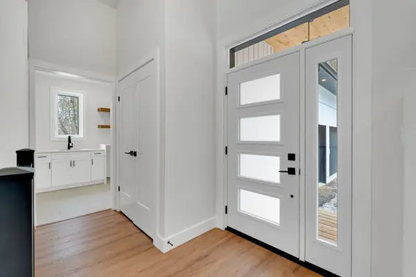 546 Balsam Chutes RD, Huntsville, ON P0B 1L0