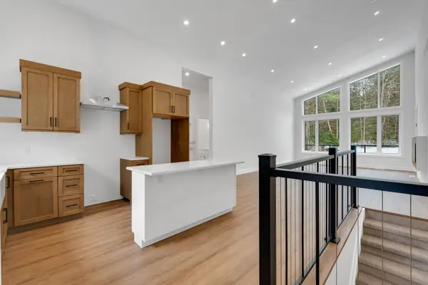 546 Balsam Chutes RD, Huntsville, ON P0B 1L0