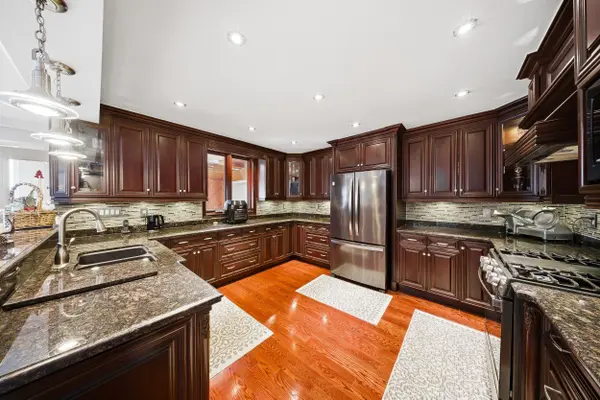 47 Burnt Ember CT, Kitchener, ON N2A 3X3