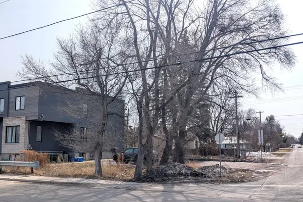 2 Pender ST, Meadowlands - Crestview And Area, ON K2G 1J5