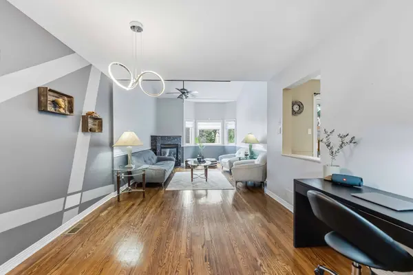 66 Eagleview ST, Kanata, ON K2M 2S3