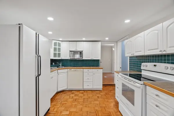 28 Sutton DR, Ashfield-colborne-wawanosh, ON N7A 3Y3