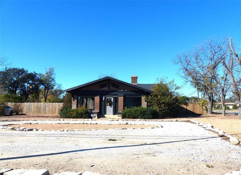 617 N Bridge, Brady, TX 76825