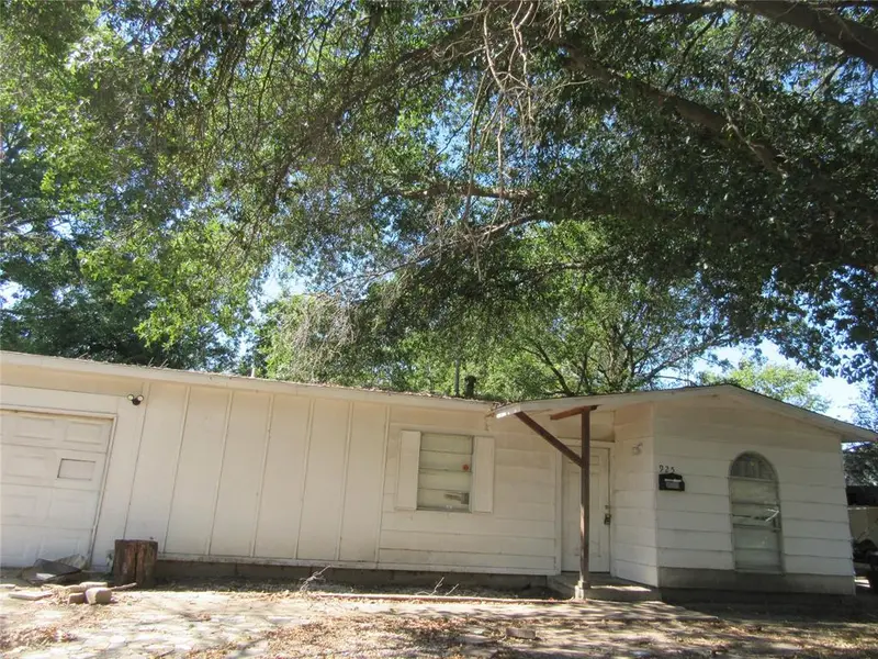 925 Grande Drive, Mesquite, TX 75149