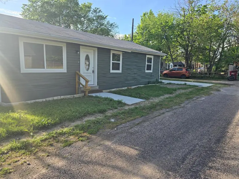 121 Windom Street #A, Farmersville, TX 75442