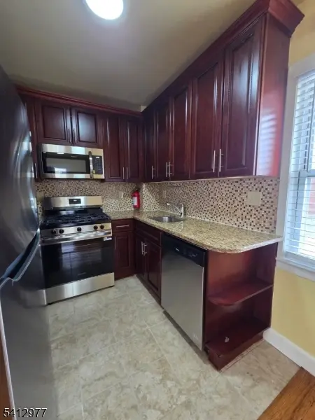 5 Bay Ave #2, Bloomfield Twp., NJ 07003