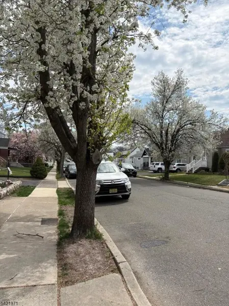 57 Richmond St, Lodi Boro, NJ 07644