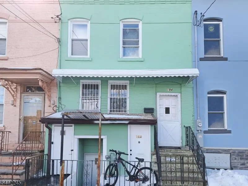 194 Astor St, Newark City, NJ 07114