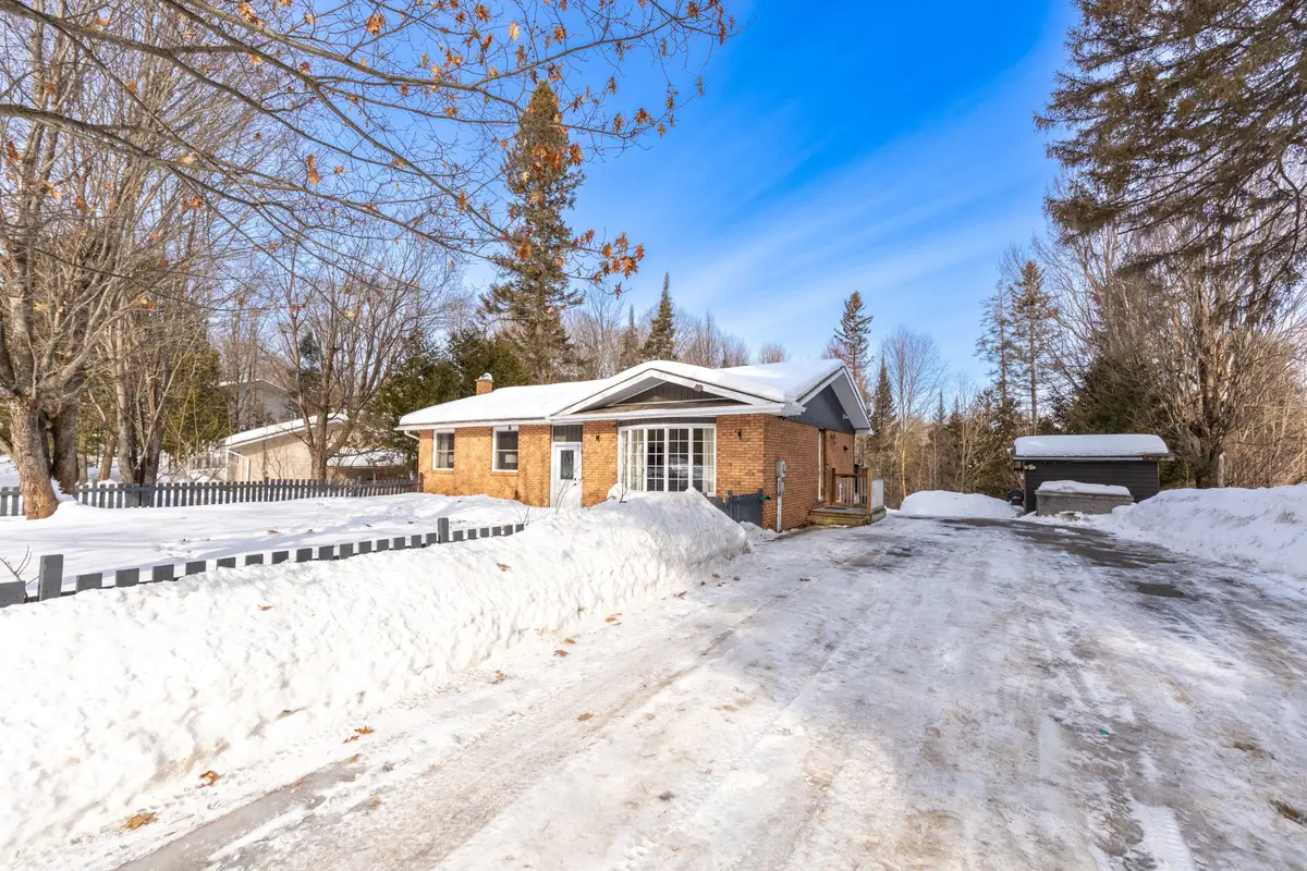 20 Catherine DR, East Ferris, ON P0H 1B0