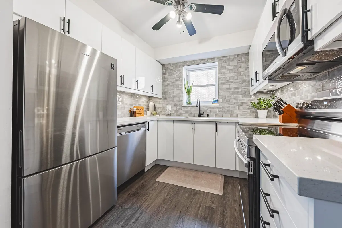 836 Concession ST #208, Hamilton, ON L8V 1E2