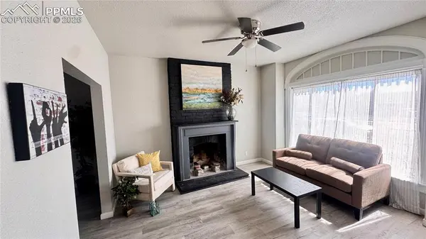 607 W 12th ST, Pueblo, CO 81003