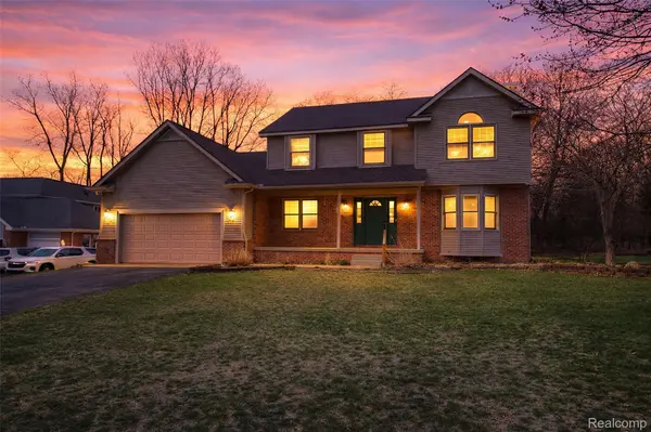 4570 River Hills CT, Brighton Township, MI 48114