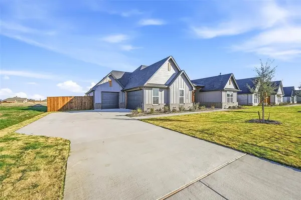 136 Grey Wolf, Godley, TX 76044