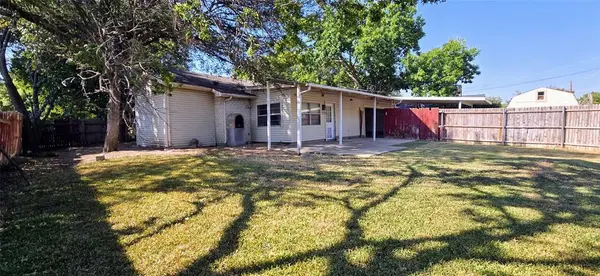 730 Pinehill Lane, Grand Prairie, TX 75052