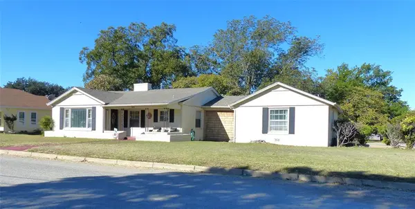 1031 11th, Brady, TX 76825