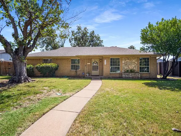 3750 Ridgeoak Way, Farmers Branch, TX 75244