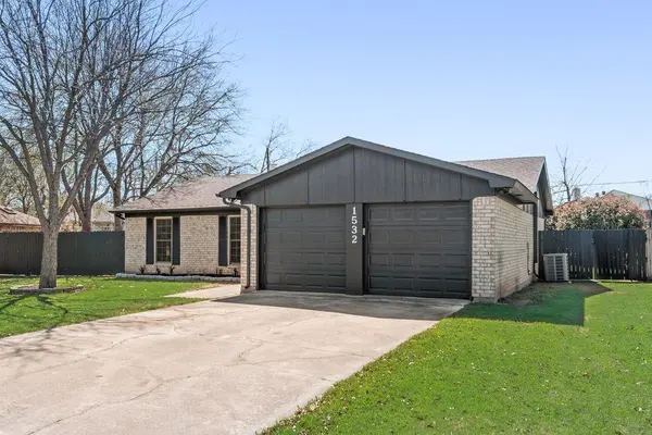 1532 Augusta Road, Benbrook, TX 76126