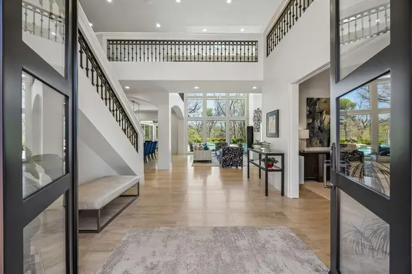 18752 Wainsborough Lane, Dallas, TX 75287