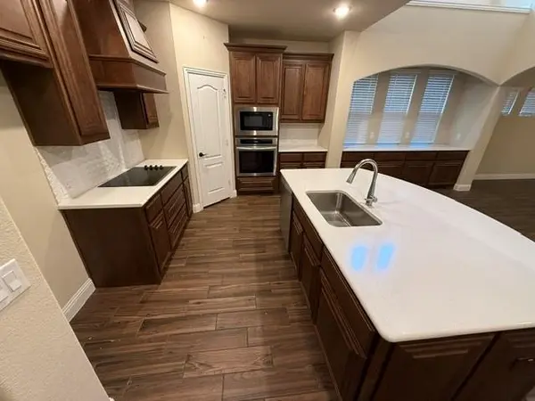 504 Ridgewater Trail, Fort Worth, TX 76131