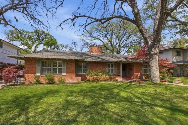 3816 Trailwood Lane, Fort Worth, TX 76109