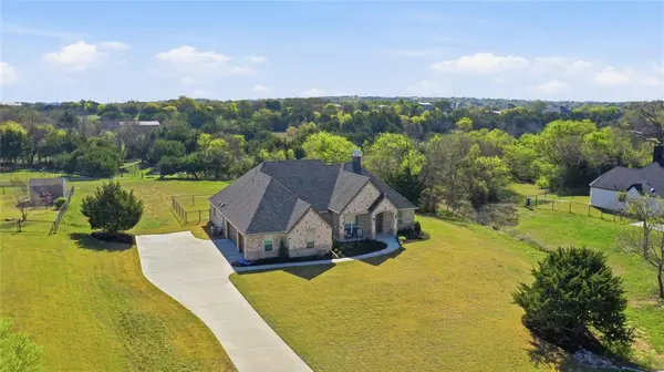 1824 Oak Bend Trail, Weatherford, TX 76085