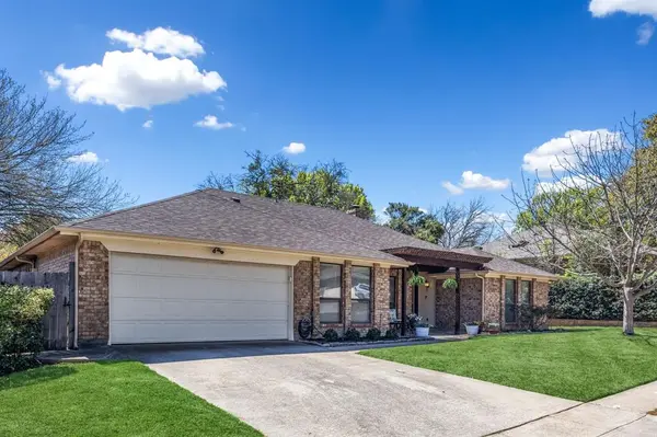 903 Forest Trail Court, Euless, TX 76039