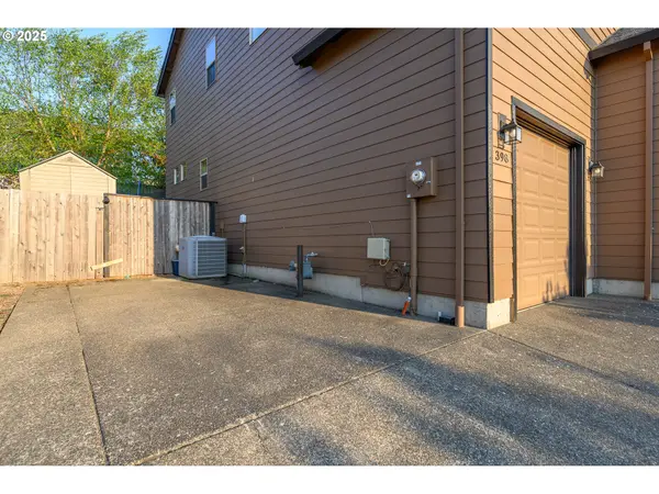 398 SW MT MAZAMA ST, Mc Minnville, OR 97128